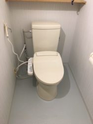 簡易水洗トイレも最新です♪