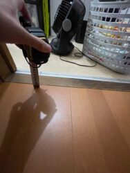 玄関床フローリング追い貼り工事